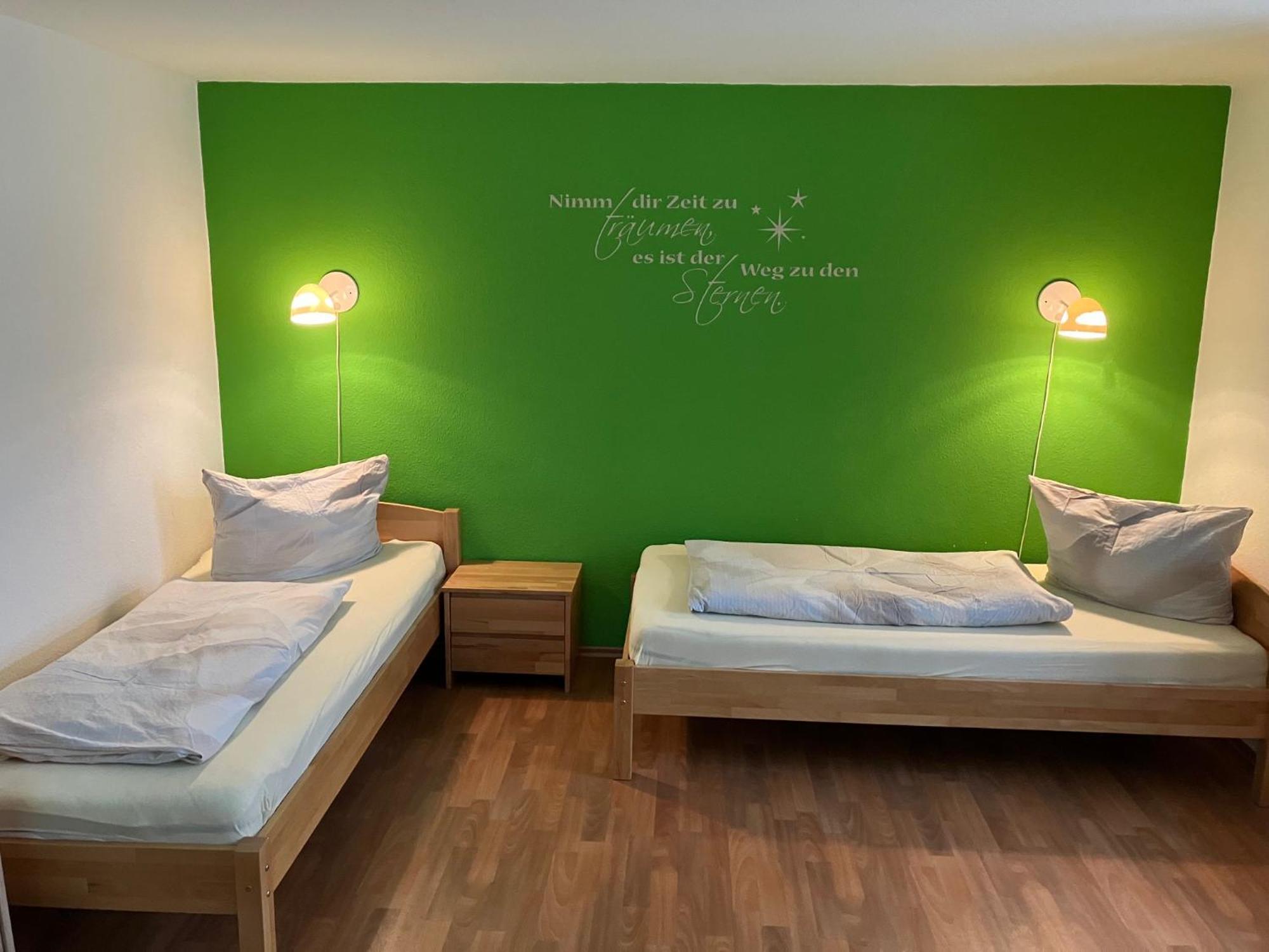 Apartment Morgensonne Am Kurpark - Parkplatz - Spielplatz - Wlan - 2 Schlafzimmer Bad Berka
