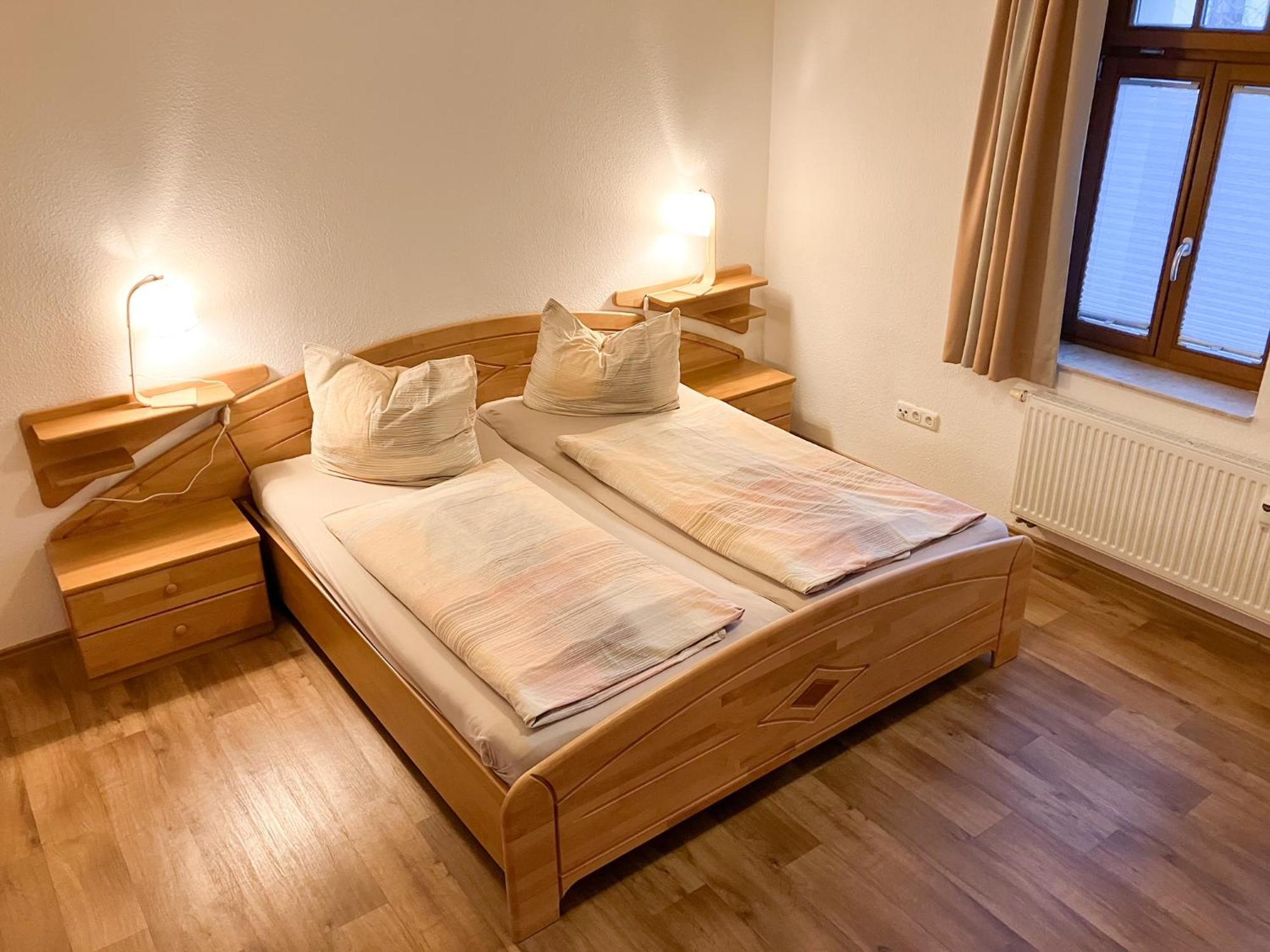 Morgensonne Am Kurpark - Parkplatz - Spielplatz - Wlan - 2 Schlafzimmer Apartment Bad Berka