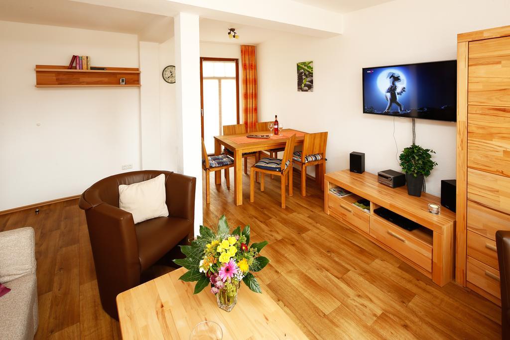 Morgensonne Am Kurpark - Parkplatz - Spielplatz - Wlan - 2 Schlafzimmer Apartment Bad Berka