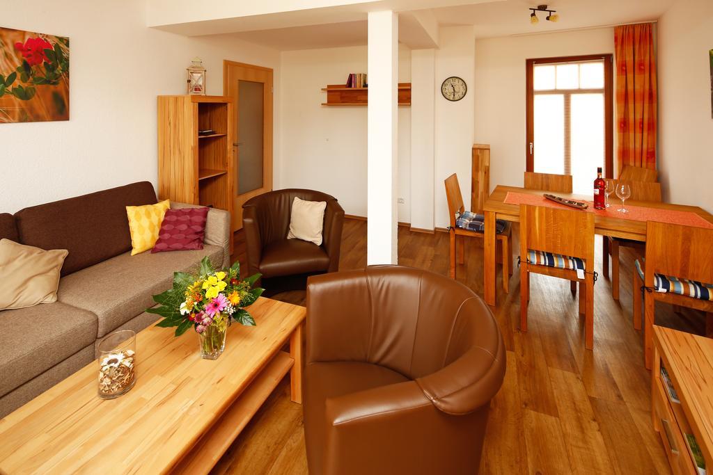 Apartment Morgensonne Am Kurpark - Parkplatz - Spielplatz - Wlan - 2 Schlafzimmer Bad Berka